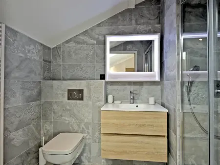 Appartement rénové avec ski aux pieds, 4 chambres et prestations incluses à Courchevel - Photo 10