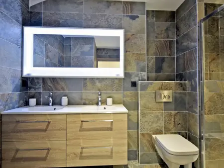 Appartement rénové avec ski aux pieds, 4 chambres et prestations incluses à Courchevel - Photo 15