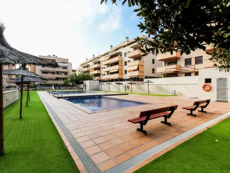 Appartement moderne avec clim, piscine, à 300m de la plage - Photo 2
