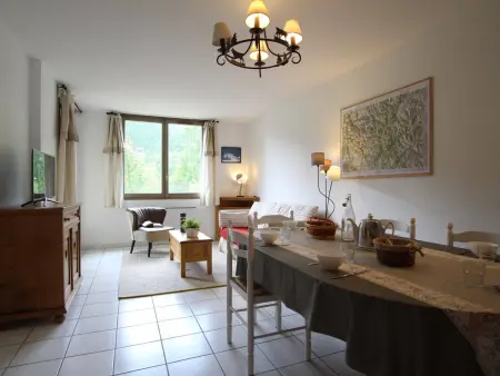 Appartement lumineux 3 pièces avec balcon, idéalement situé à La Salle-les-Alpes, 6 couchages - Photo 3