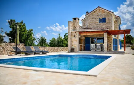 Villa Kamen, Maison 8 personnes à Debeljak - Photo 1