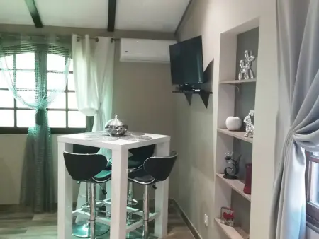 Appartement rénové avec vue imprenable, accès mer, WiFi et parking, proche Porto-Vecchio - Photo 8