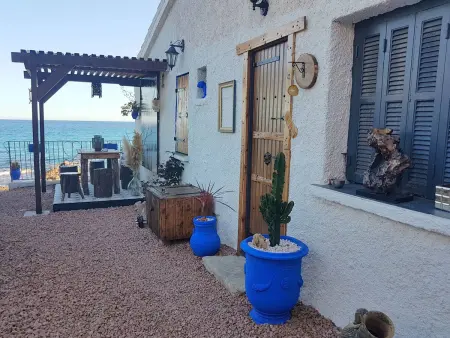 Appartement rénové avec vue imprenable, accès mer, WiFi et parking, proche Porto-Vecchio - Photo 13
