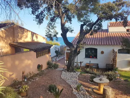 Appartement rénové avec vue imprenable, accès mer, WiFi et parking, proche Porto-Vecchio - Photo 16