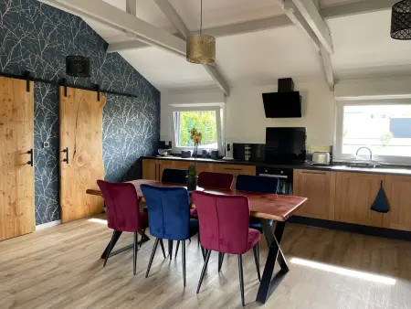 Chalet cosy à La Flèche avec terrasse et vue rivière - Photo 1