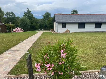 Chalet cosy à La Flèche avec terrasse et vue rivière - Photo 4