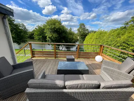 Chalet cosy à La Flèche avec terrasse et vue rivière - Photo 11