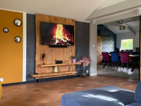 Chalet cosy à La Flèche avec terrasse et vue rivière - Photo 13