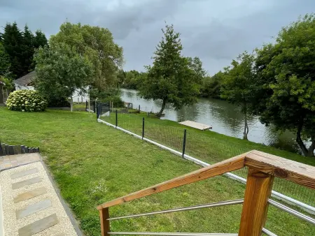 Chalet cosy à La Flèche avec terrasse et vue rivière - Photo 15