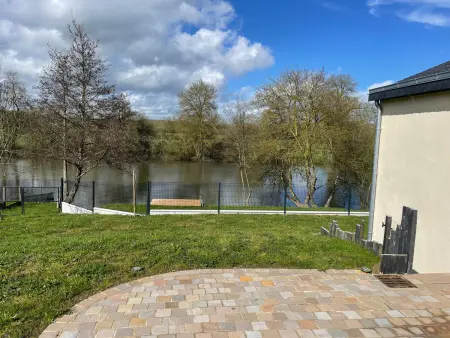 Chalet cosy à La Flèche avec terrasse et vue rivière - Photo 16