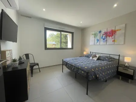 Gîte confortable avec piscine couverte et spa à Couzon - Photo 10