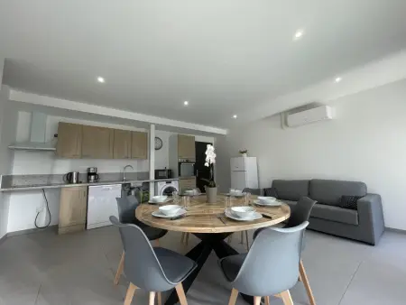 Gîte confortable avec piscine couverte et spa à Couzon - Photo 17