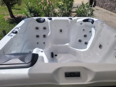 Gîte confortable avec piscine couverte et spa à Couzon - Photo 22