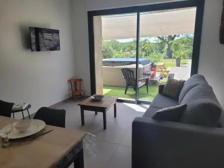 Gîte confortable avec piscine couverte et spa à Couzon - Photo 27