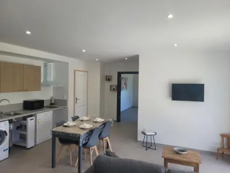 Gîte confortable avec piscine couverte et spa à Couzon - Photo 35