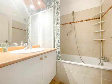 Joli T2 climatisé proche centre avec parking privé et loggia - Sète - Photo 4