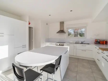Villa lumineuse 4 étoiles, 50m de la plage, jardin clos, tranquillité à Trégastel - Photo 2