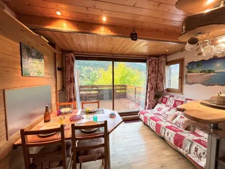 Studio 4 pers, proximité commerces et pistes, parking, terrasse Ouest, piscine l'été - Méribel - Photo 1