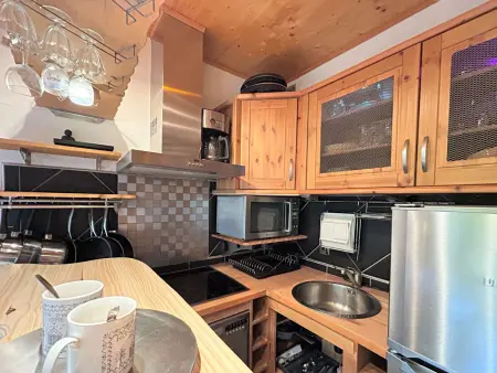 Studio 4 pers, proximité commerces et pistes, parking, terrasse Ouest, piscine l'été - Méribel - Photo 2
