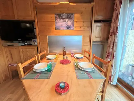Studio 4 pers, proximité commerces et pistes, parking, terrasse Ouest, piscine l'été - Méribel - Photo 10