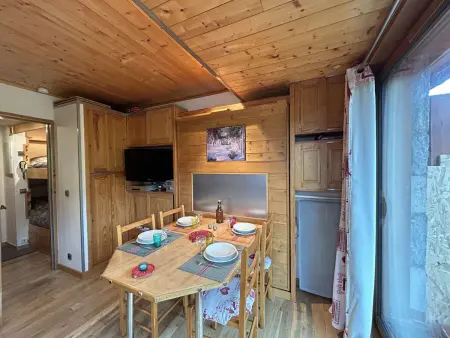 Studio 4 pers, proximité commerces et pistes, parking, terrasse Ouest, piscine l'été - Méribel - Photo 19