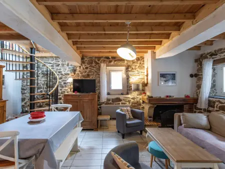 Bergerie Pyrénéenne Rénovée - 4 Chambres - 8 Pers. - Jardin - Stationnement Public - 3 Stations de Ski - Photo 2