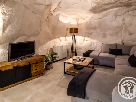 Gîte troglodyte unique avec jacuzzi, billard et jardin, près de Doué La Fontaine et Saumur - Photo 9