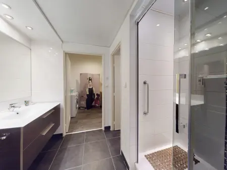 Appartement Rénové, 3 Ch. avec Parking Privé, Hyper-Centre Colmar - Photo 7