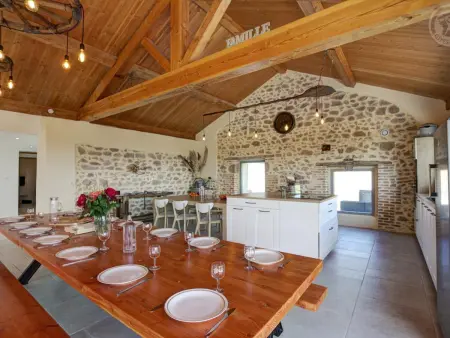 Maison de charme rénovée avec piscine chauffée - Photo 6