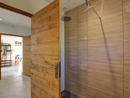 Maison de charme rénovée avec piscine chauffée - Photo 24