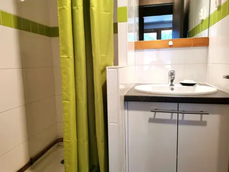 Studio divisible pour 4, proche ESF et commerces, TV, lave-vaisselle, lave-linge - Photo 3