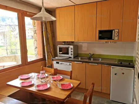 Studio divisible pour 4, proche ESF et commerces, TV, lave-vaisselle, lave-linge - Photo 16
