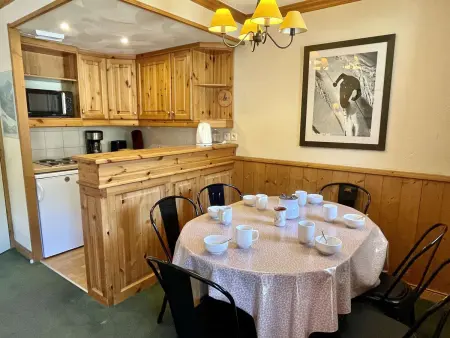 Joli T3 avec balcon, 2 chambres, proche pistes et commerces - Photo 2