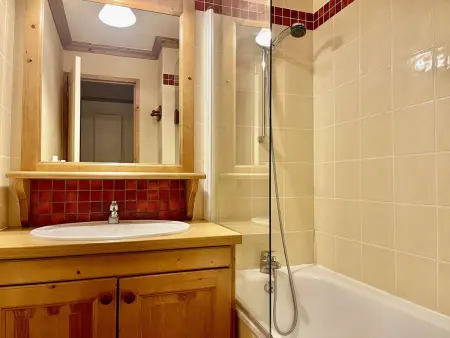 Joli T3 avec balcon, 2 chambres, proche pistes et commerces - Photo 3