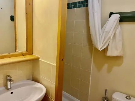 Joli T3 avec balcon, 2 chambres, proche pistes et commerces - Photo 5