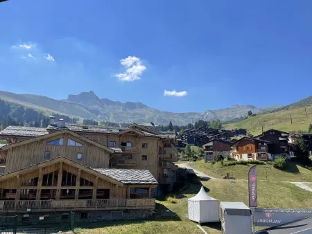 Joli T3 avec balcon, 2 chambres, proche pistes et commerces - Photo 9