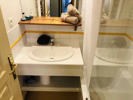 Appartement cosy, proche des pistes, commerces et luge, bien équipé, 3 étoiles, pour 4-5 personnes. - Photo 15