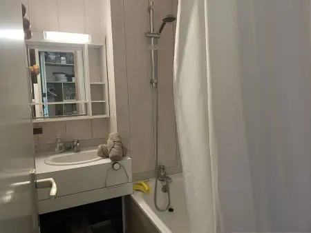 Charmant 2 pièces rénové au pied des pistes, 4 pers., proche ESF et commerces, animaux acceptés - Photo 4