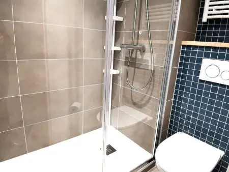Appartement rénové, 3 pièces, skis aux pieds, proche centre, 7 pers., terrasse pistes - Photo 9