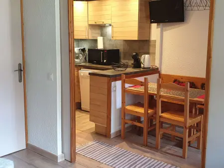 Studio divisible rénové, 2 étoiles, proche pistes et commerces, balcon, animaux admis - Photo 5