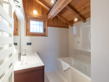 Chalet de luxe Alpe d'Huez avec spa et ski aux pieds - Photo 10