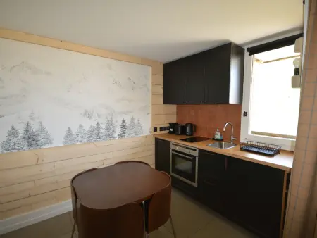 Studio rénové au pied des pistes avec balcon et cuisine équipée - Photo 7