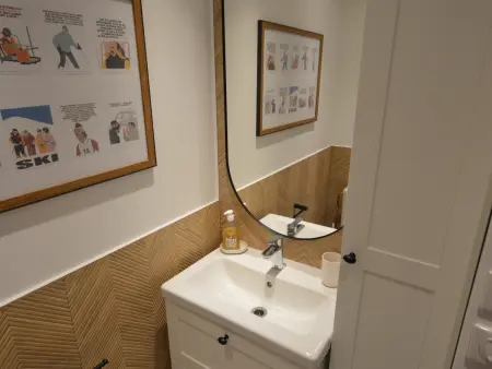 Studio rénové au pied des pistes avec balcon et cuisine équipée - Photo 9
