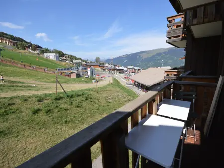 Studio rénové au pied des pistes avec balcon et cuisine équipée - Photo 10