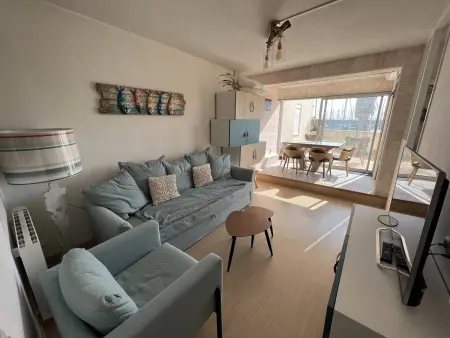 Appartement rénové 1 chambre + cabine, parking privé, à 400m de la plage - Photo 2