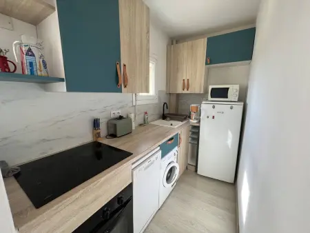 Appartement rénové 1 chambre + cabine, parking privé, à 400m de la plage - Photo 3