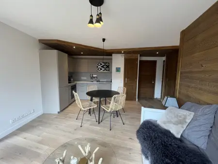 Superbe appart 3P au pied des pistes, parking couvert, terrasse, WiFi - Les Carroz - Photo 2