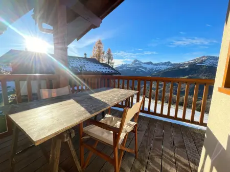 Appartement savoyard proche pistes, balcon, parking couvert - Photo 14