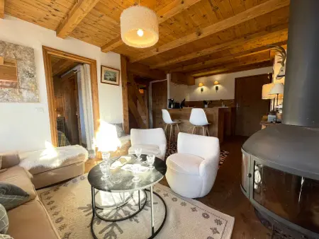 Appartement savoyard proche pistes, balcon, parking couvert - Photo 15