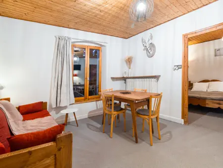 Charmant 2 Pièces avec Piscine Été, Balcon et Parking Privé à 300m des Pistes - Photo 1